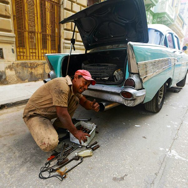 Un mécanicien cubain