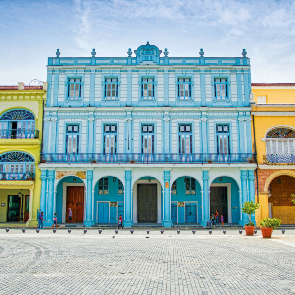 PLAZA VIEJA La Havane CUBA