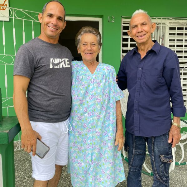 Mickael, Fela et Marcelo, une famille hôte chaleureuse à Viñales